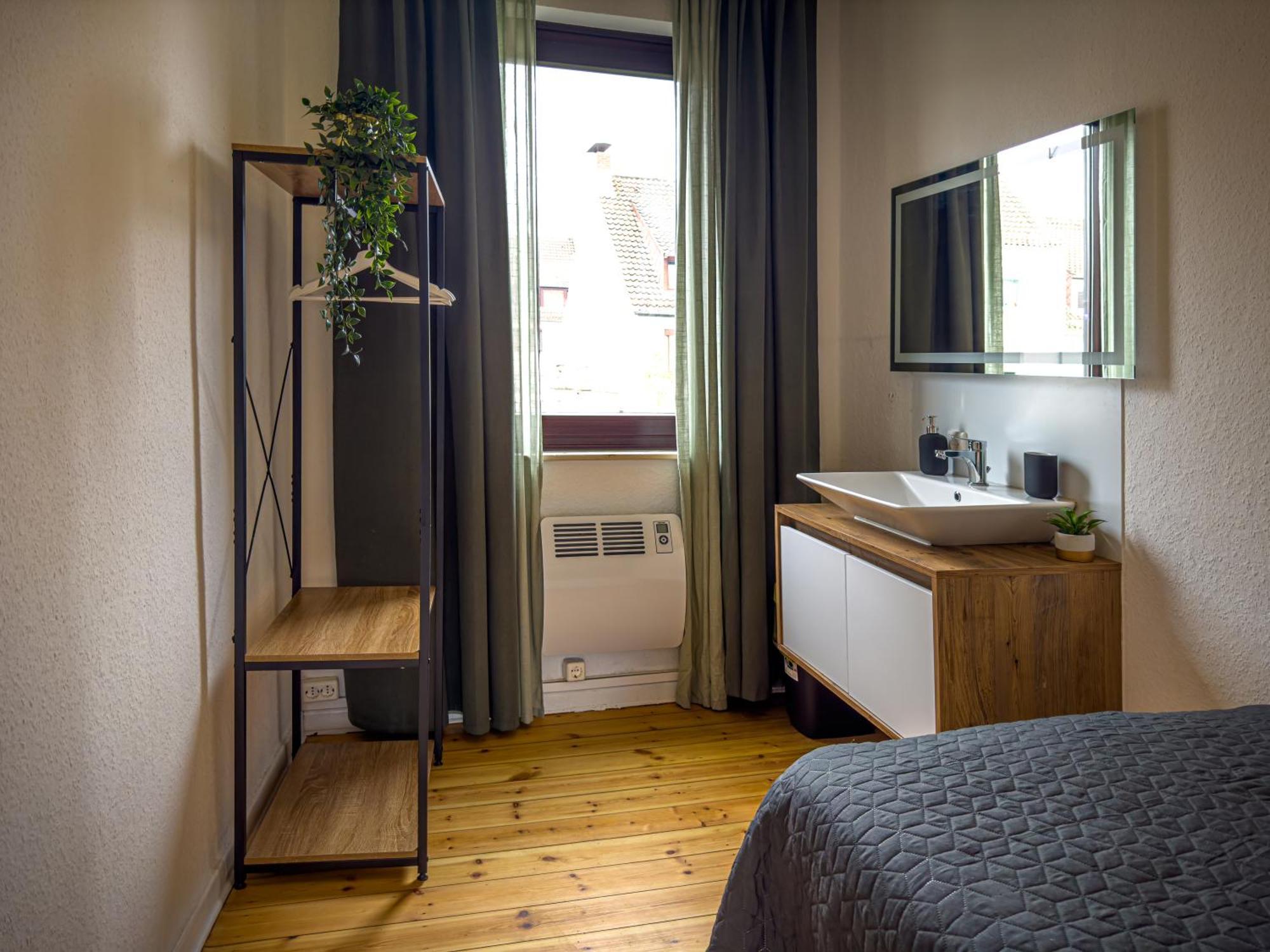 Immostay #8 - Haus Fuer 13 Personen Mit 7 Zimmer - Grosser Garten & Grill, Free Parking, Wlan BRE Esterno foto