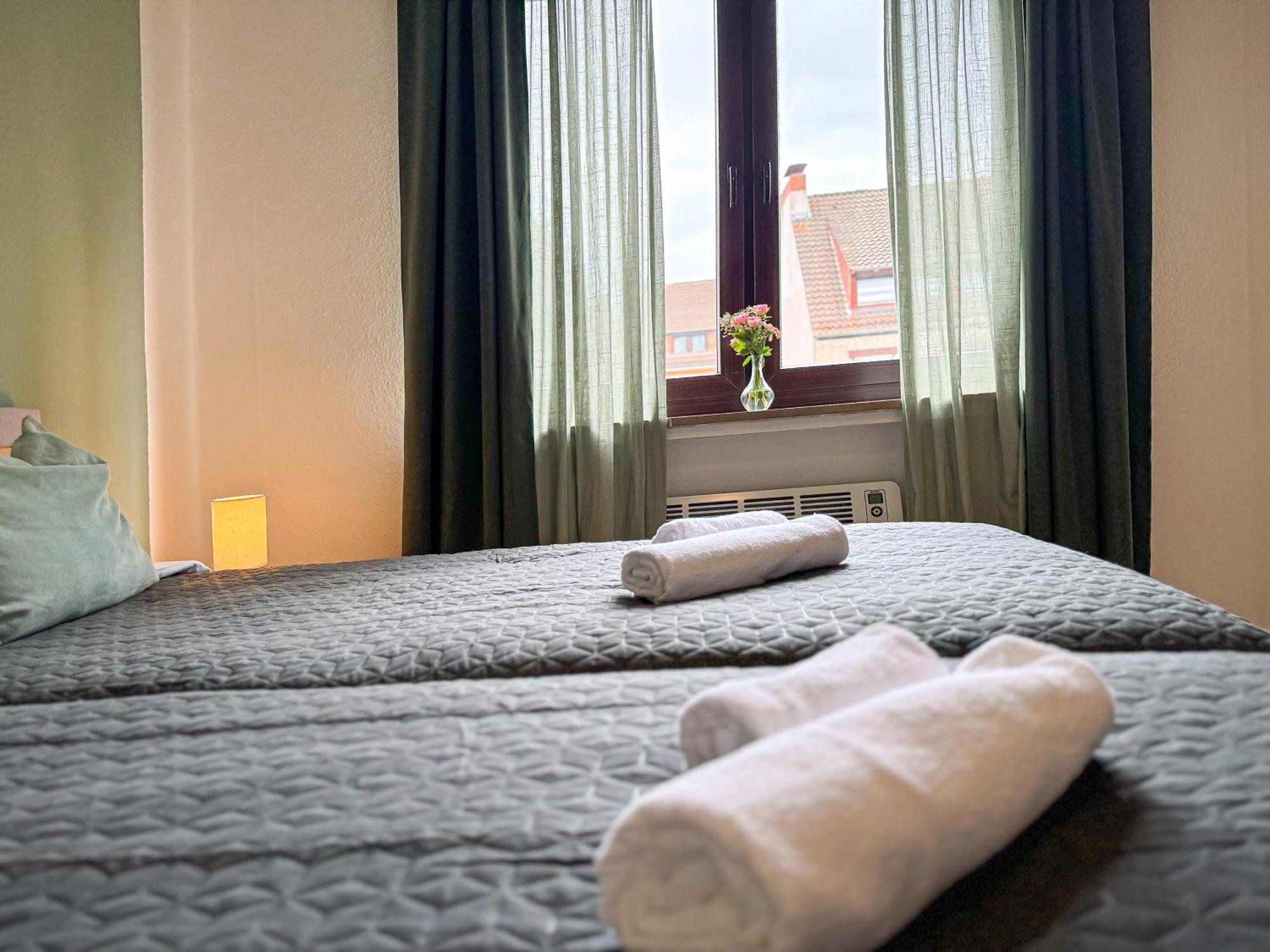 Immostay #8 - Haus Fuer 13 Personen Mit 7 Zimmer - Grosser Garten & Grill, Free Parking, Wlan BRE Esterno foto