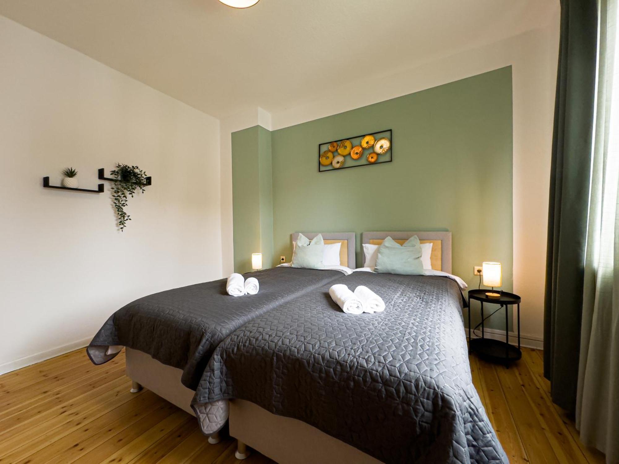 Immostay #8 - Haus Fuer 13 Personen Mit 7 Zimmer - Grosser Garten & Grill, Free Parking, Wlan BRE Esterno foto